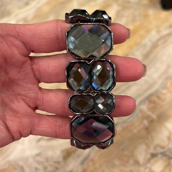 Cache Pewter Stretch Gem Bracelet. - Picture 2 of 3